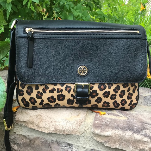 Tory Burch Handbags - Tory Burch Kerrington Large crossbody (Host Pick🔥